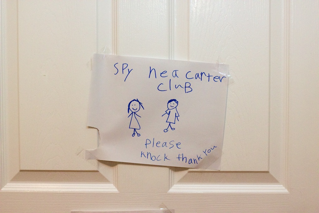 kid writing - sign on bedroom door